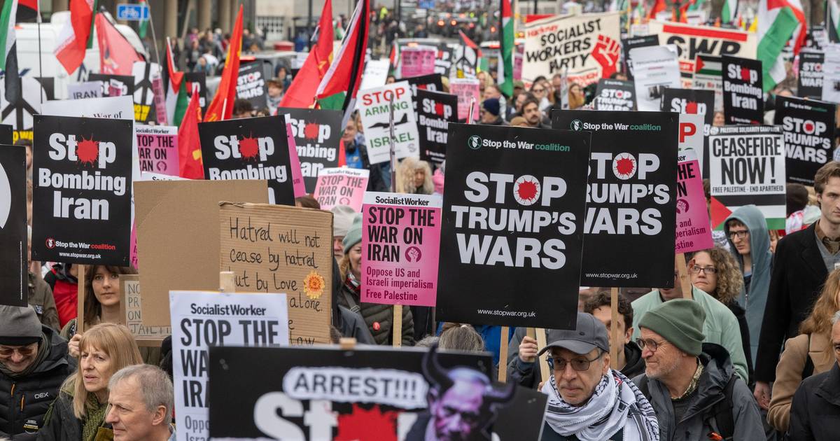 Milhares de manifestantes em Londres contra guerra dos EUA e de Israel