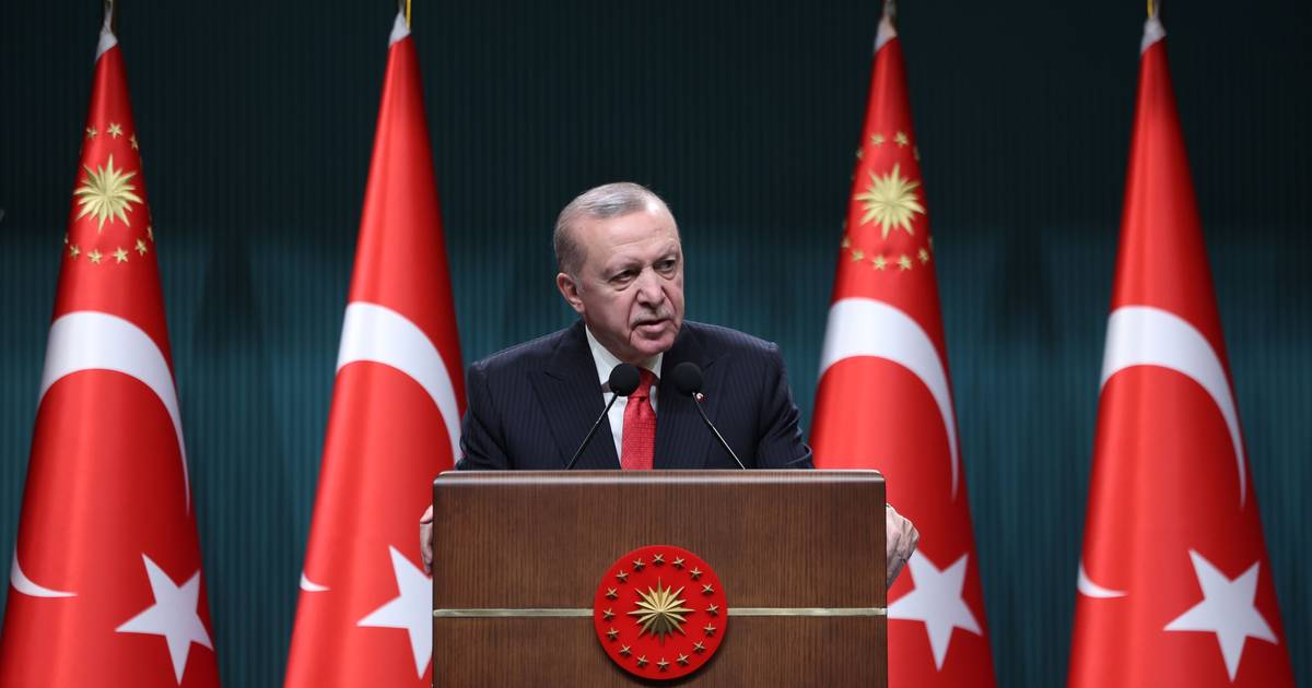 Irão: Turquia pondera enviar caças F-16 para o norte de Chipre