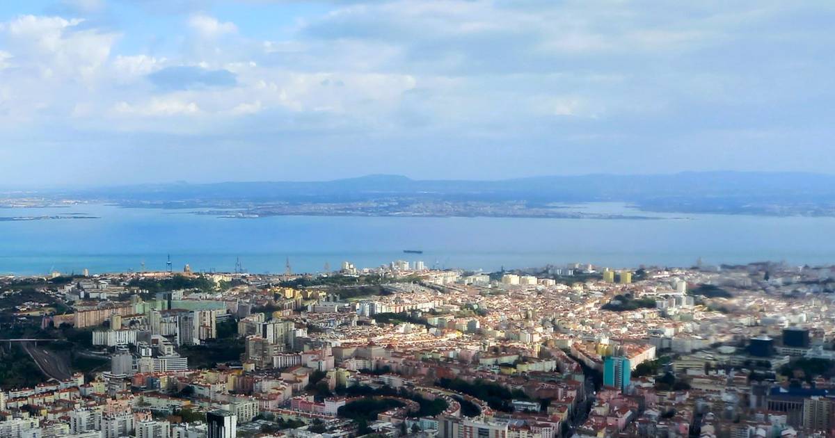 Sale of the first five state-owned properties could yield nearly 18 million euros