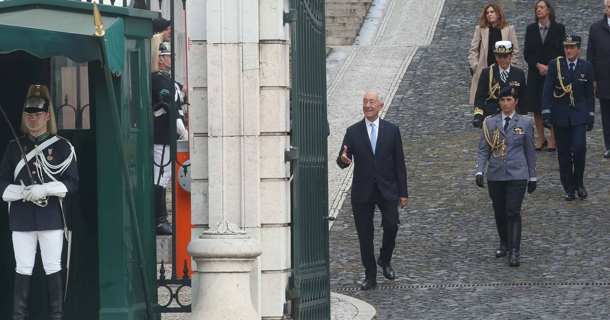 "Obrigado por tudo": Marcelo sai de Belém como entrou, a caminhar na rua e desviando-se do protocolo