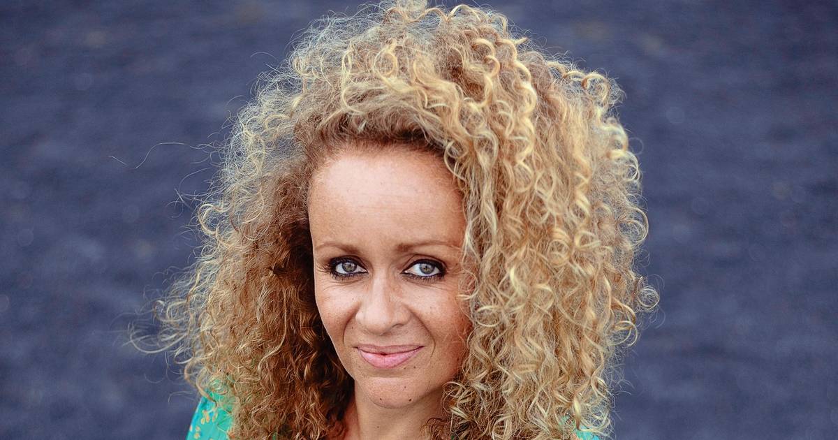 Theatre: Who are Valentina and Valéria?