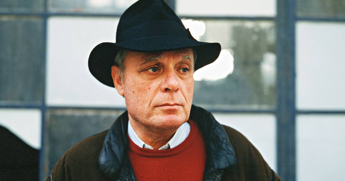 The inverted cranium of a skull: Nuno's eulogy for his brother, António Lobo Antunes