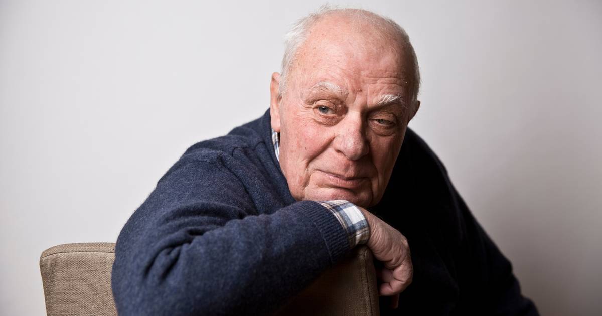 Dulce Maria Cardoso writes about António Lobo Antunes: And right after...