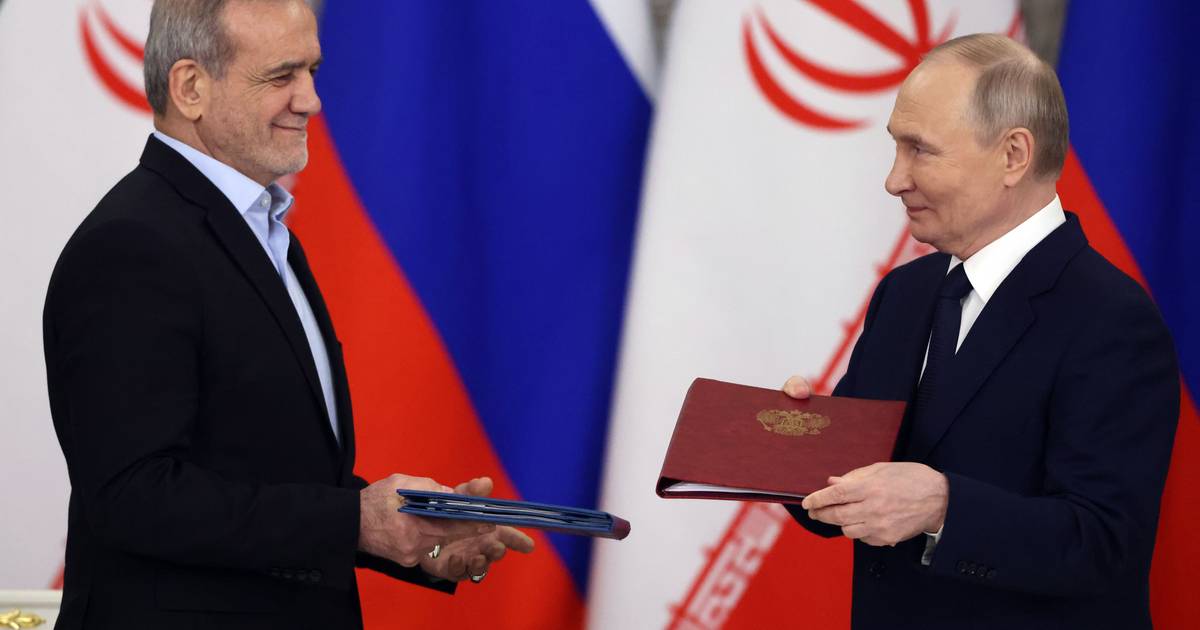 Para Vladimir Putin, a guerra no Irão é um misto de trauma e oportunidade