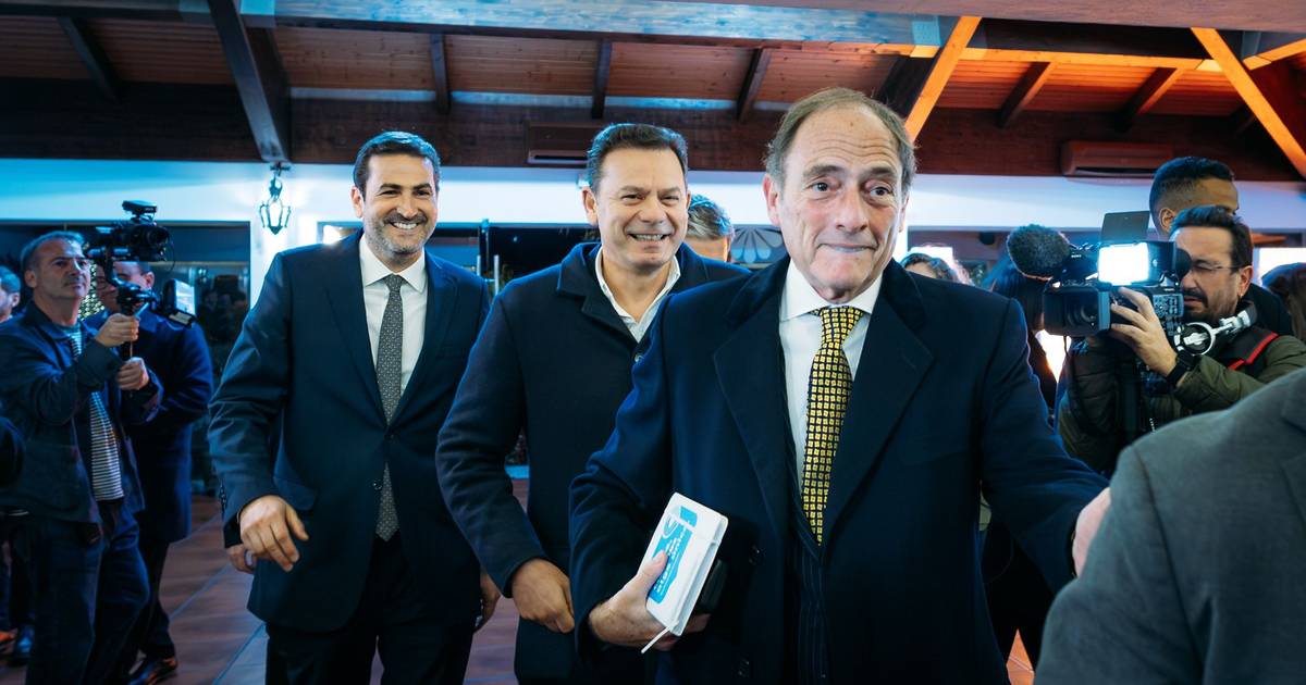 Portas põe o PSD a ouvir 50 minutos sobre os "perigos do mundo" e 30 segundos bastaram para defender que Portugal precisa de "estabilidade"