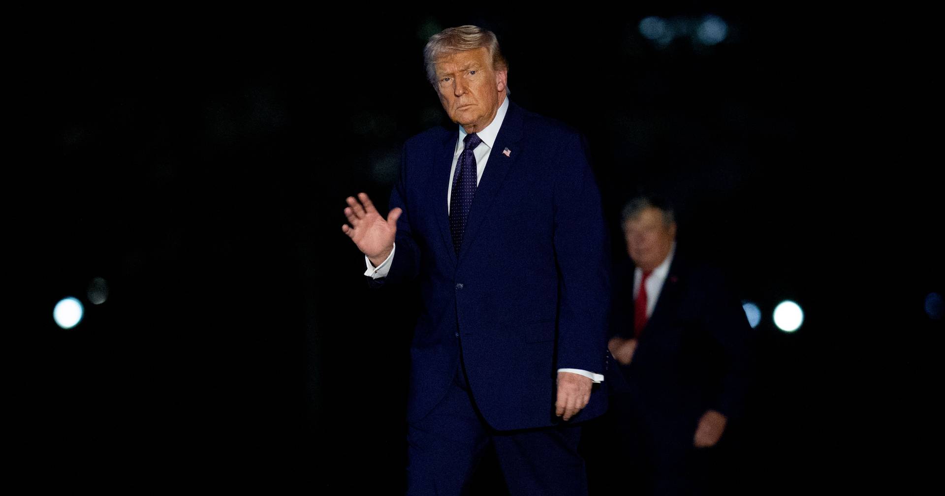 Donald Trump volta a ameaçar Teerão: “Observem o que vai acontecer a estes canalhas desvairados hoje”