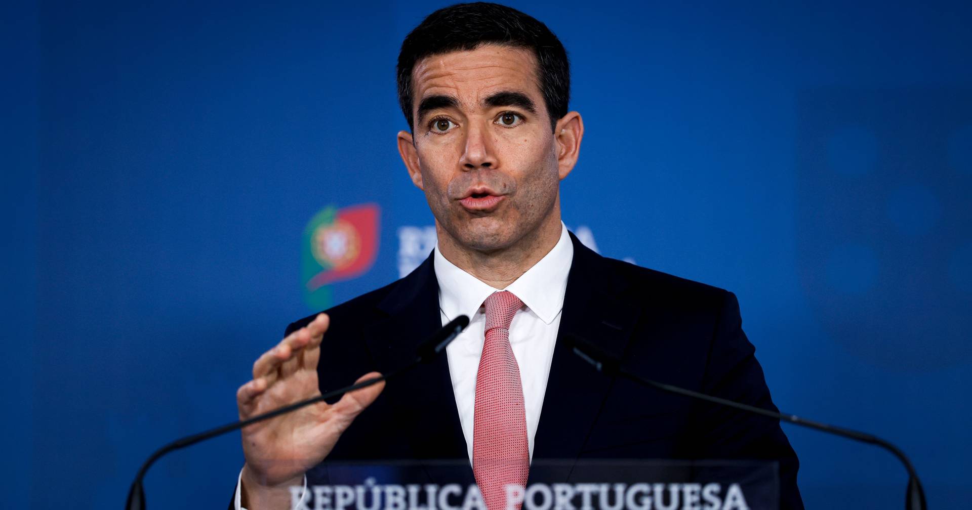 Governo quer “acelerar o afastamento” de imigrantes ilegais Governo quer “acelerar o afastamento” de imigrantes ilegais