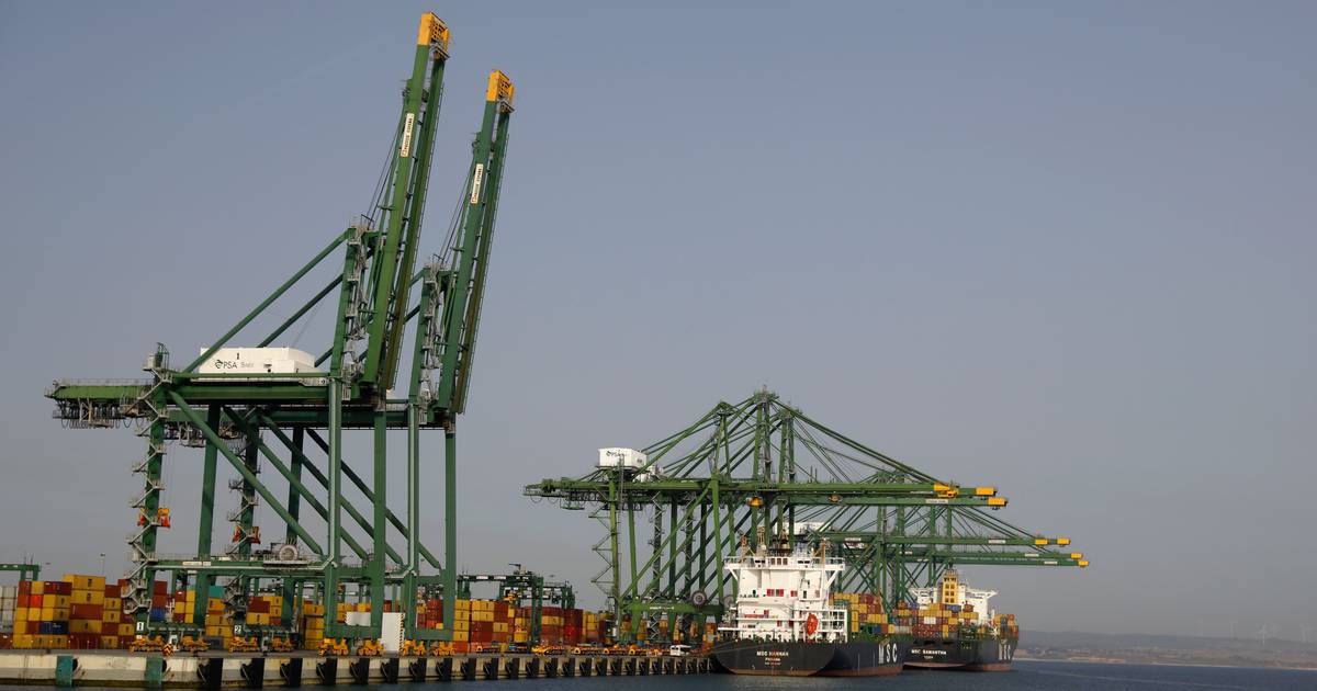 Plataforma exige inspeção a navio suspeito de transportar material militar para Israel com escala em Sines