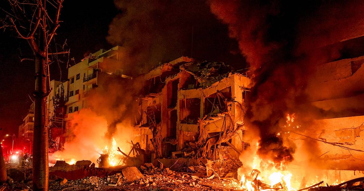 Teerão ameaça fechar completamente Estreito de Ormuz se centrais elétricas forem atacadas