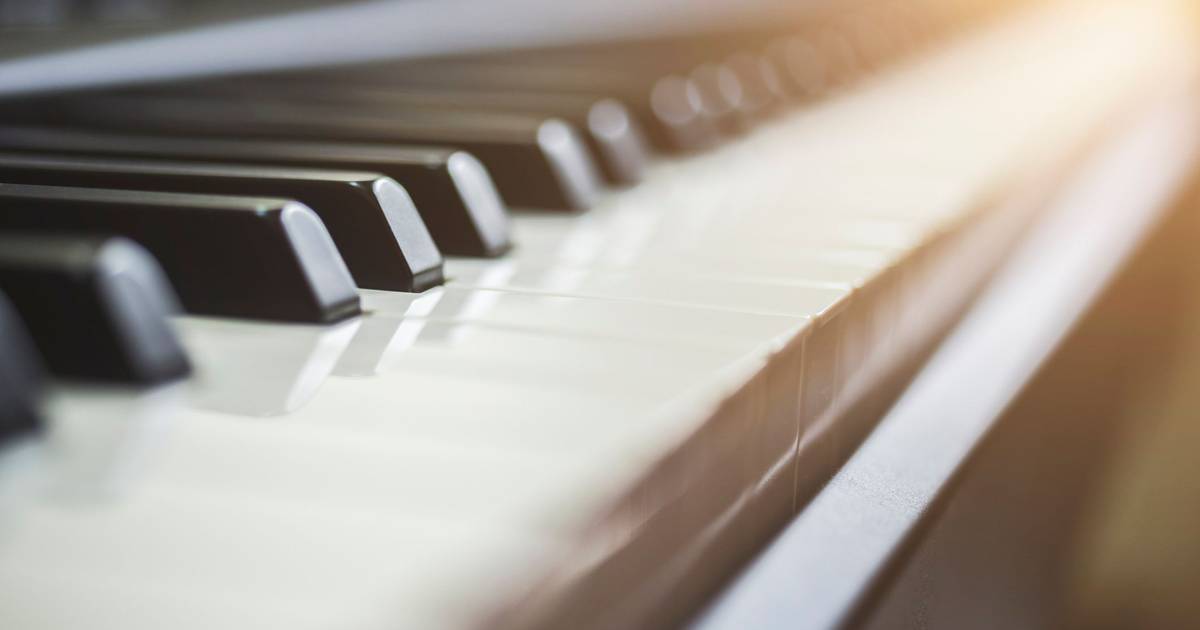 Artistic education schools protest against funding frozen for over 15 years. “We are in survival mode”