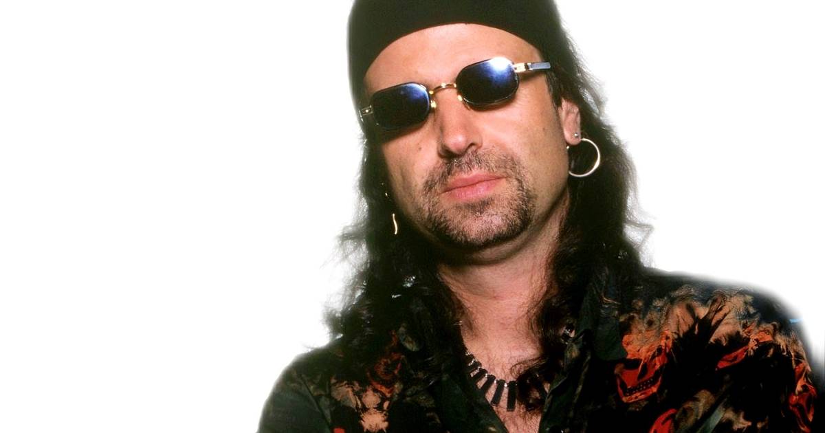 Morreu Phil Campbell, guitarrista dos Motörhead