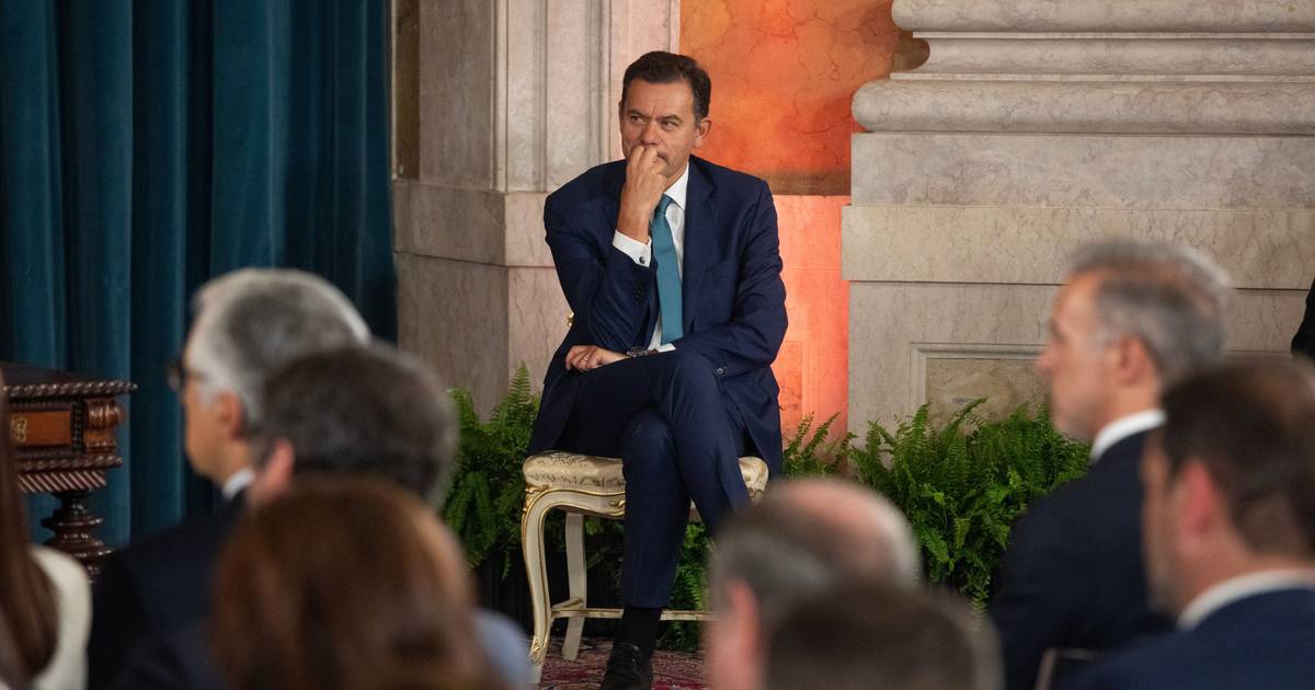 Portugueses arrasam Governo na habitação, custo de vida e corrupção