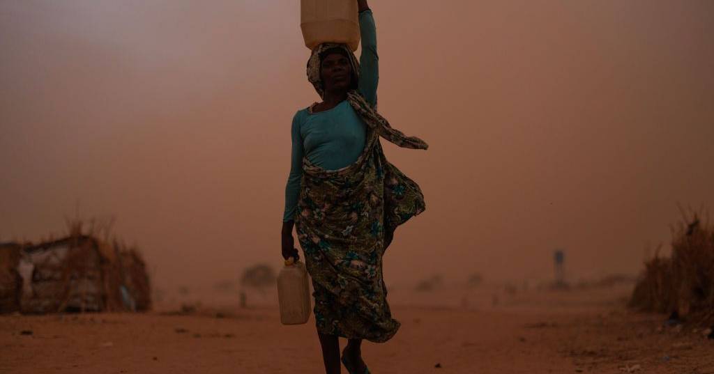 As mulheres carregam a água e o peso da desigualdade: um alerta das Nações Unidas no Dia Mundial da Água