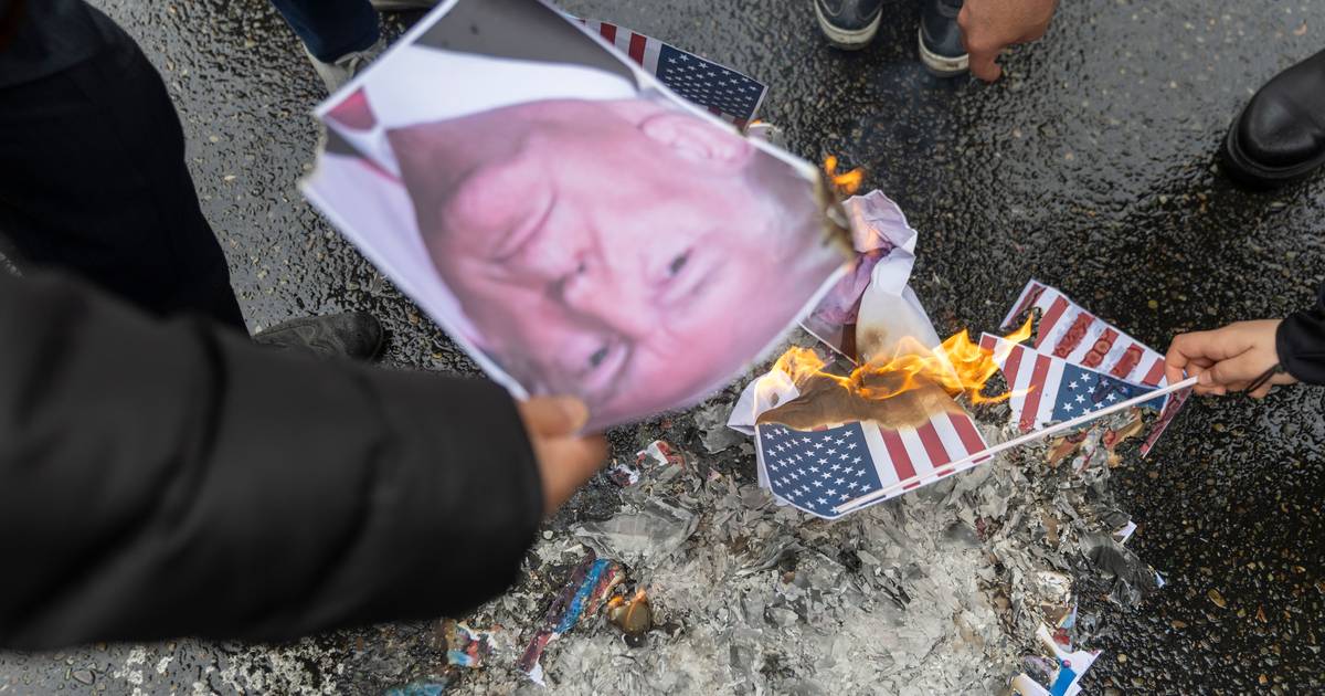 EUA alegam estar em negociações com o Irão, mas não com novo líder supremo: “A grande dúvida é perceber quem fala pelo Irão hoje”