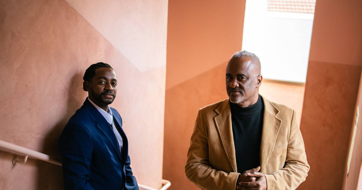 “Saí de um emprego quando me disseram: ‘Justino, és espetacular, trabalhas bem, mas tenta não falar muito angolano’. Isso é um abuso”