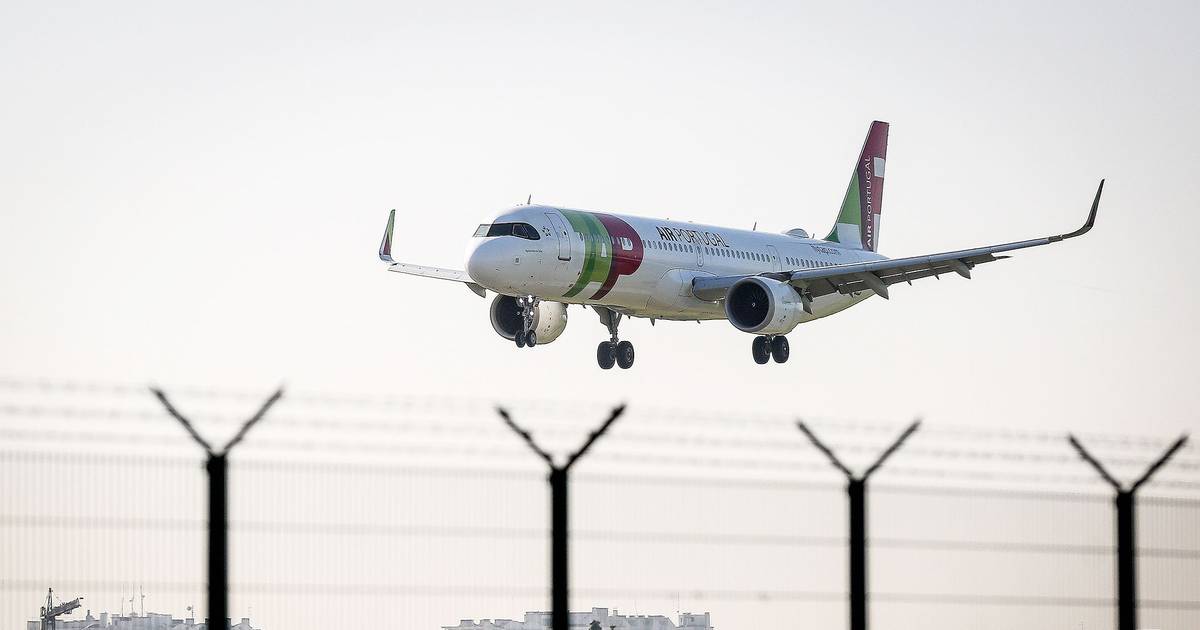 IATA pede coordenação perante risco de racionamento de combustível na aviação