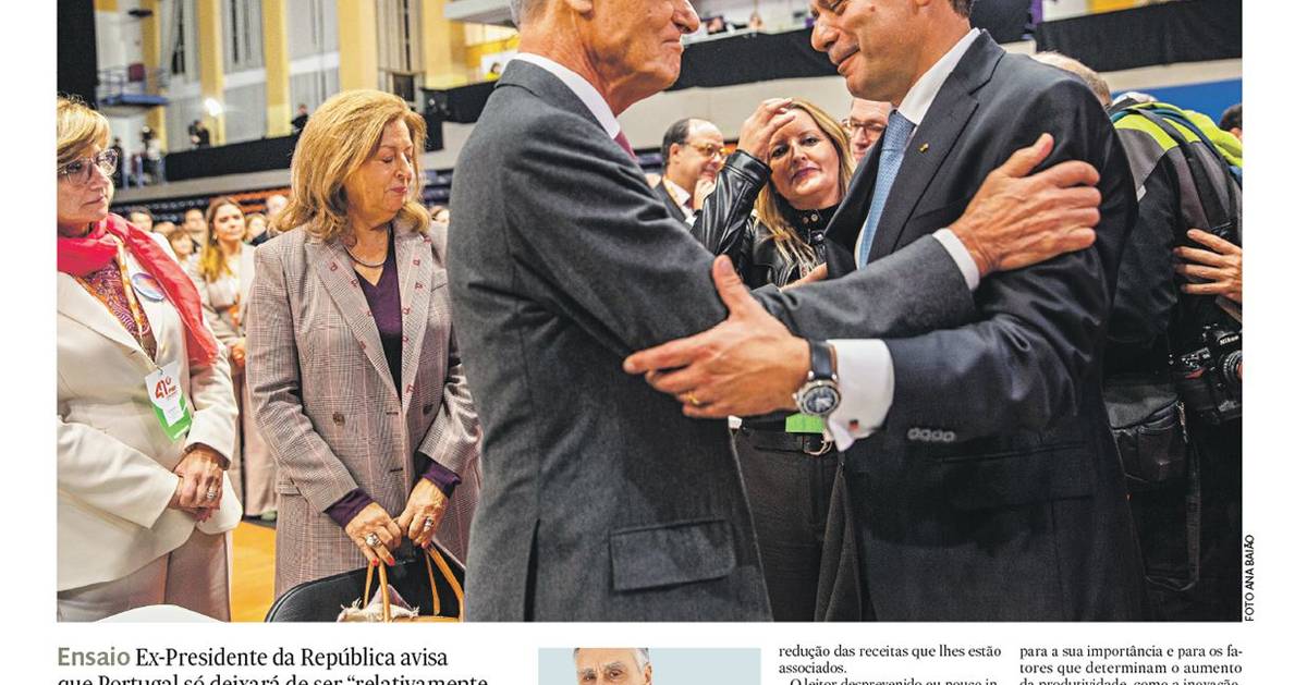 IDEIAS: O dinheiro do Estado não cai do céu, ensaio de Cavaco Silva