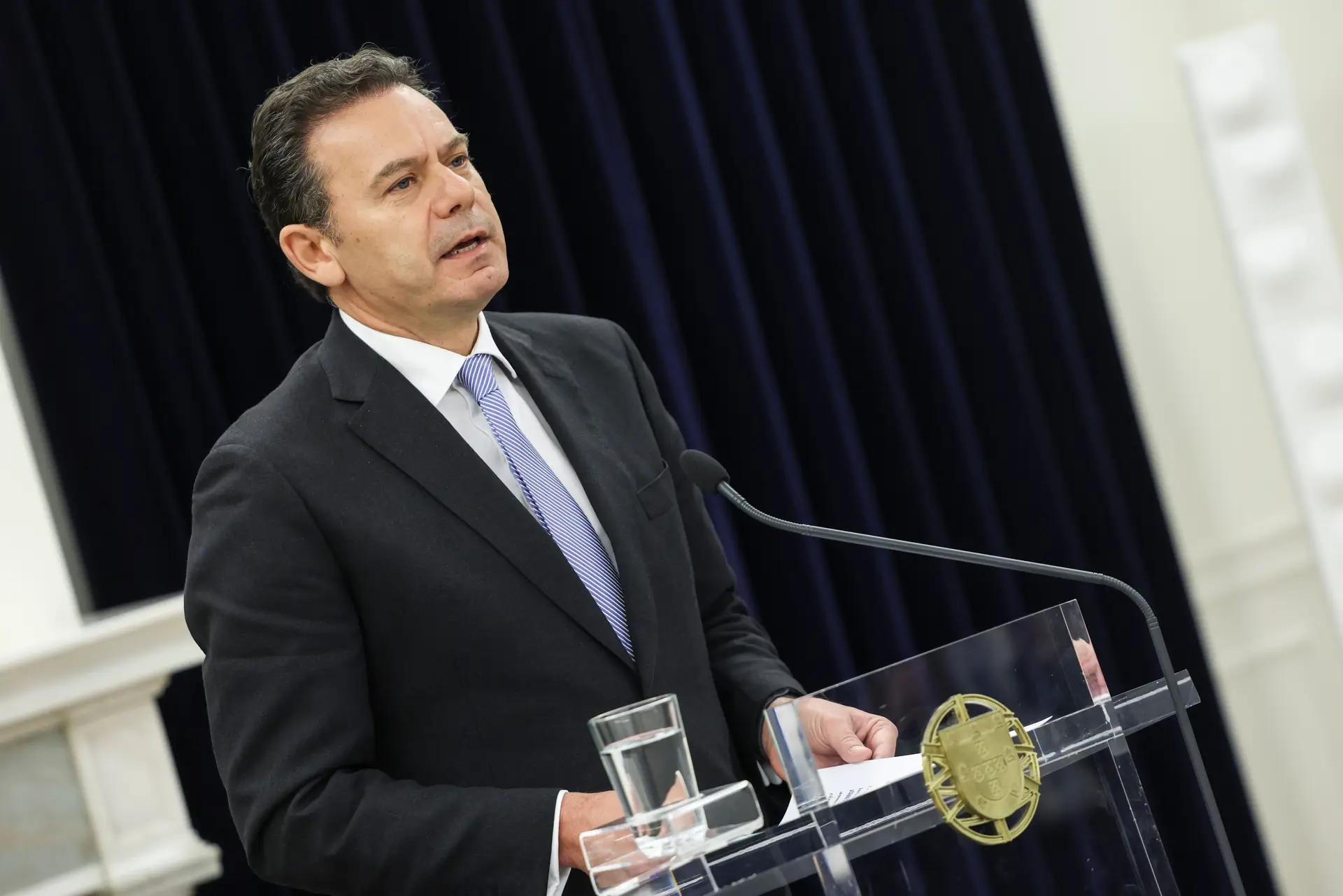 Montenegro diz que artigo de Cavaco no Expresso “caiu como uma luva” nas decisões do Governo