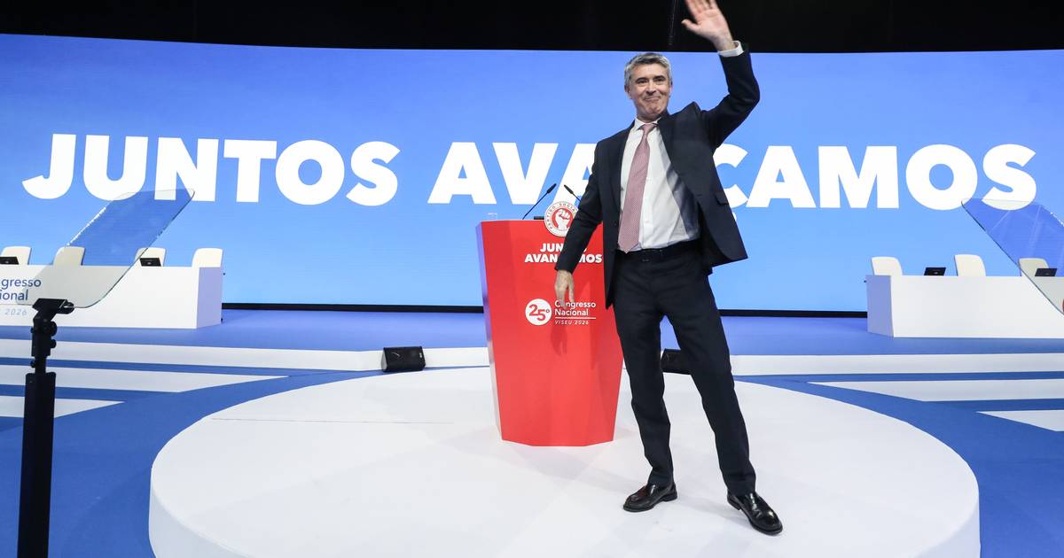 Carneiro abre congresso do PS com ultimato a Montenegro: “É altura de exigirmos à AD que se decida!”