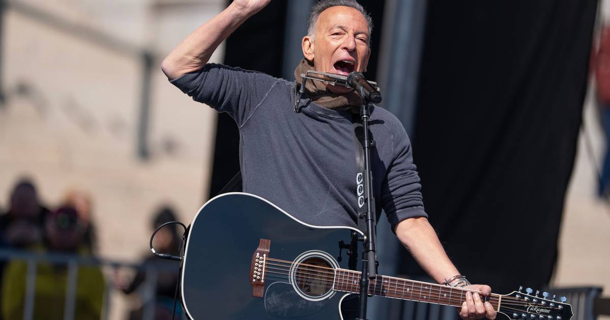 “Isto ainda é a América”: Bruce Springsteen vai a manifestação “No Kings” e toca ‘Streets of Minneapolis’