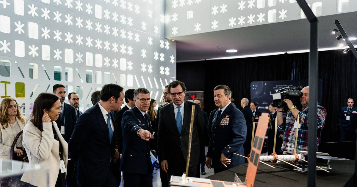 “Faz todo o sentido que Fernando Pessoa vá para o Universo que tanto o fascinava”: Portugal lançou seis satélites para o Espaço