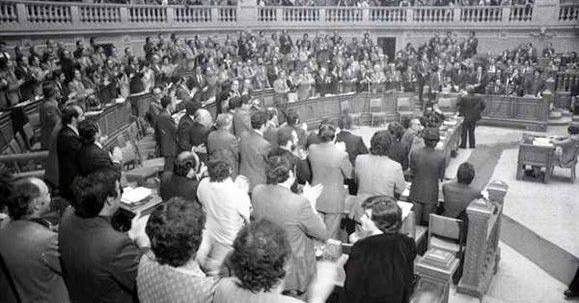 Constituição Portuguesa celebra 50 anos: foi aprovada após uma maratona de dez meses e 132 plenários