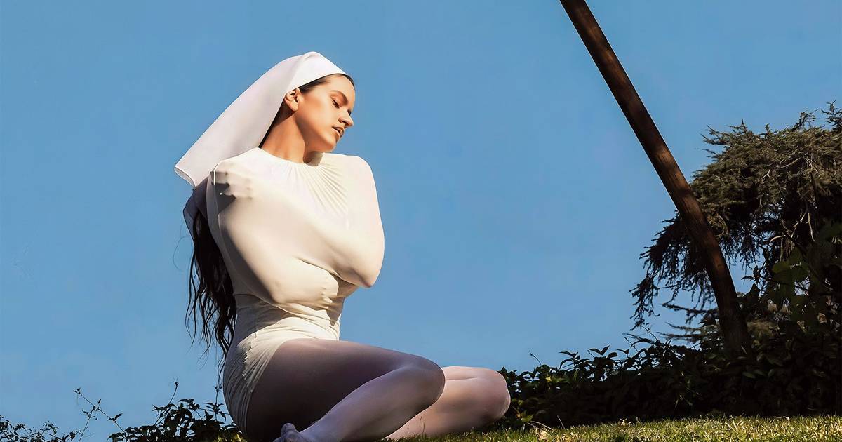 A fé e a religião de Rosalía, por Henrique Raposo: o perfil ‘sagrado’ da estrela catalã que vem a Lisboa depois da Páscoa