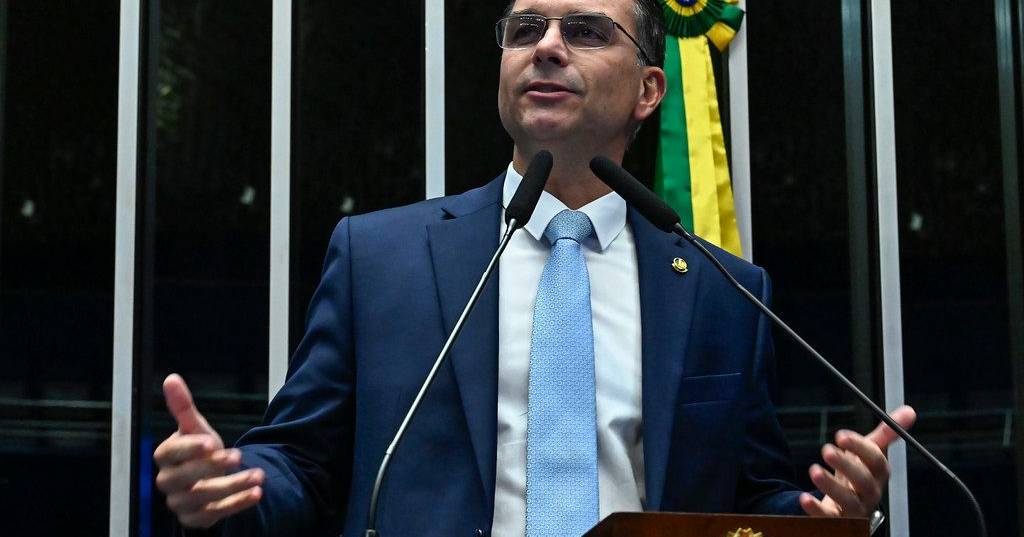 Família Bolsonaro quer apoio de Washington na eleição presidencial do próximo outono