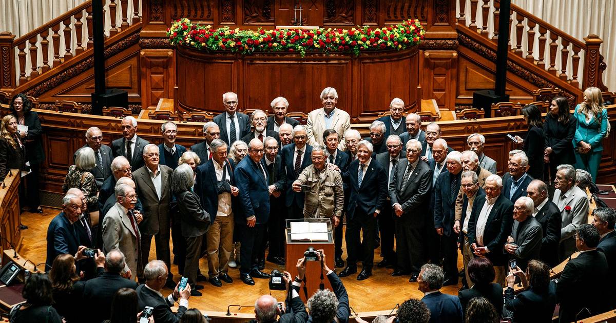 Presidente não quer revisão da Constituição anunciada pela direita