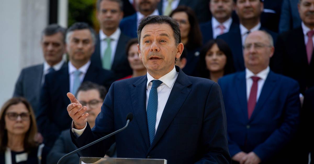 Ministros na estrada para assinalar dois anos de Governo 'em cima' da Presidência Aberta de Seguro