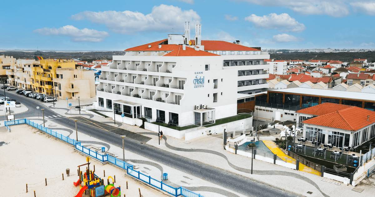 “Mais fortes do que nunca”: Hotel parcialmente destruído pela tempestade Kristin reabre na praia da Vieira