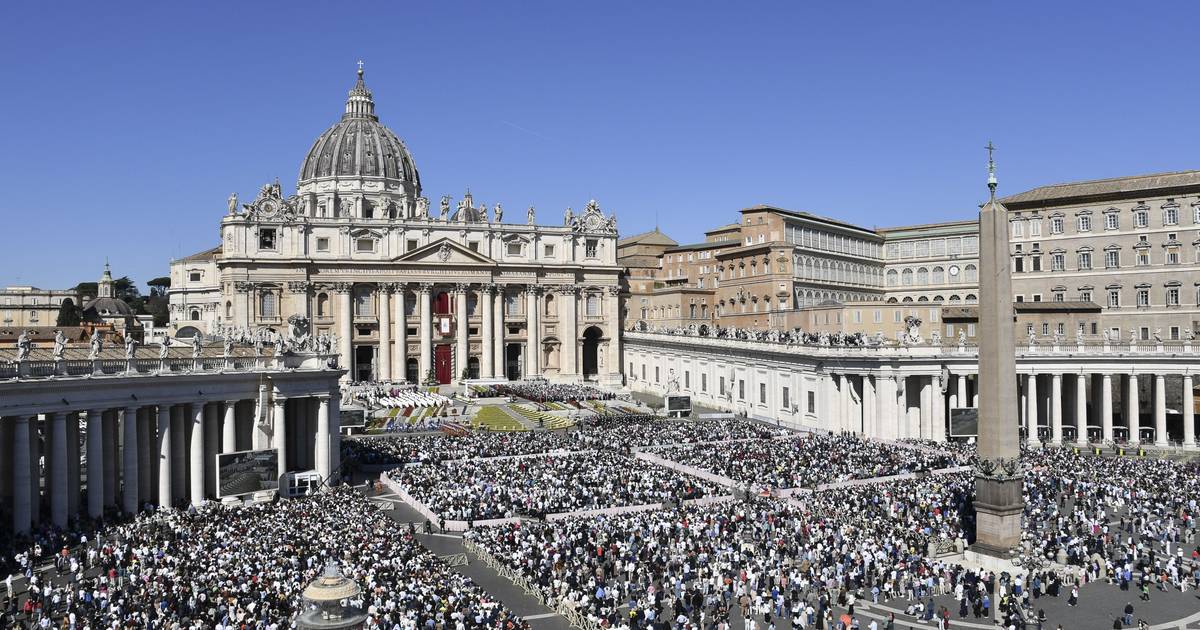 “Acostumamo-nos à violência, resignamo-nos a ela e tornamo-nos indiferentes”: Papa faz apelo à paz na missa de Páscoa