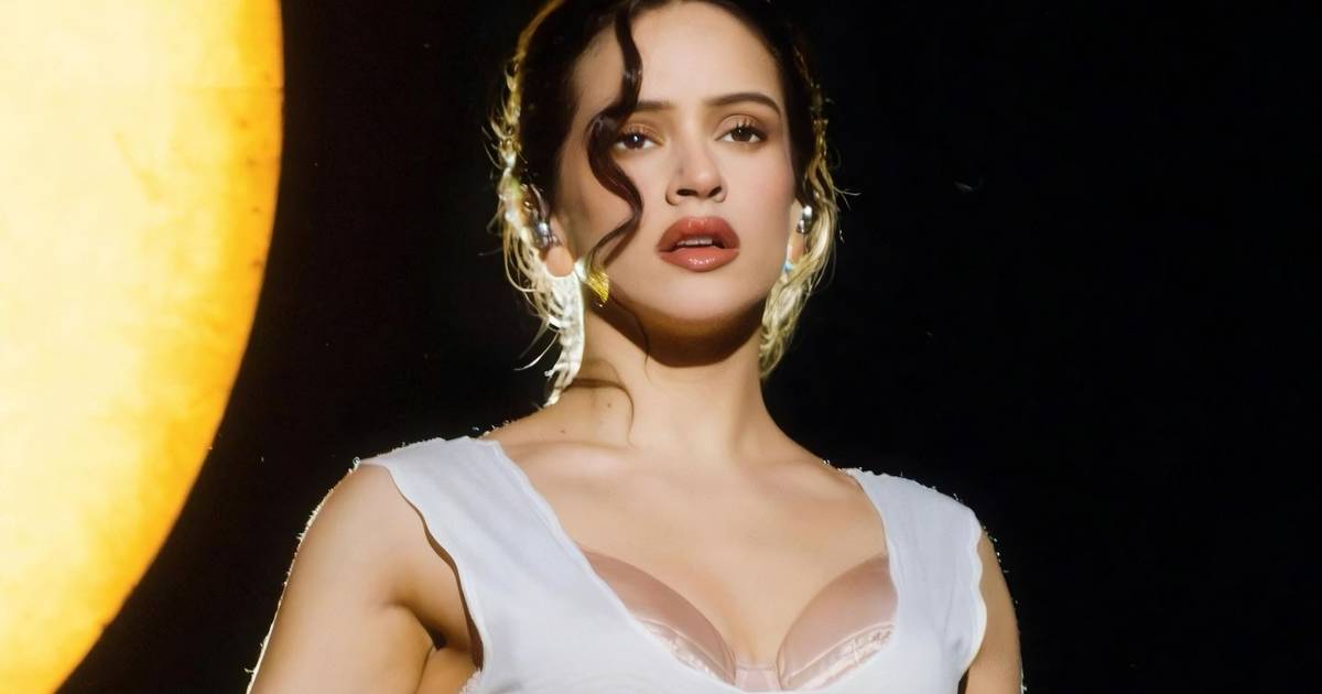 Guia dos concertos de Rosalía na Meo Arena, em Lisboa: da “música culta” à cultura das ruas, esta “boneca de porcelana” é inquebrável
