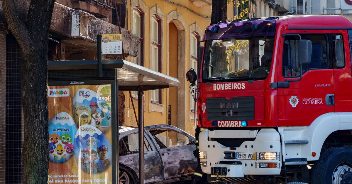 Despiste de viatura ligeira seguido de incêndio em Coimbra provoca dois mortos e dois feridos graves