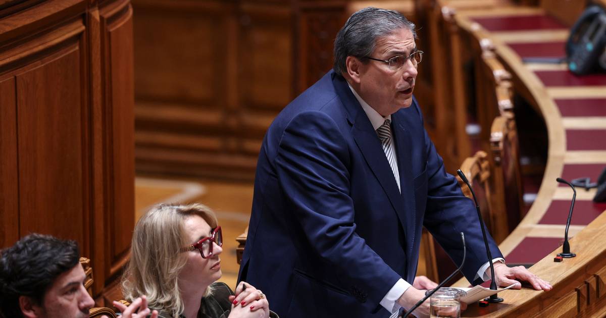 Parlamento aprovou descida dos limites do ISP entre críticas à “paralisia” do Governo