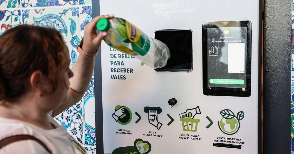 In Mafra, plastic bottles have been recycled in exchange for shopping discounts since 2021