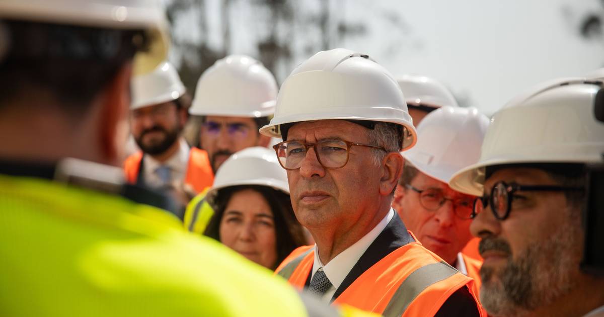 Seguro garante “coerência” na legislação laboral, mas deixa dúvidas sobre veto sem apoio da UGT