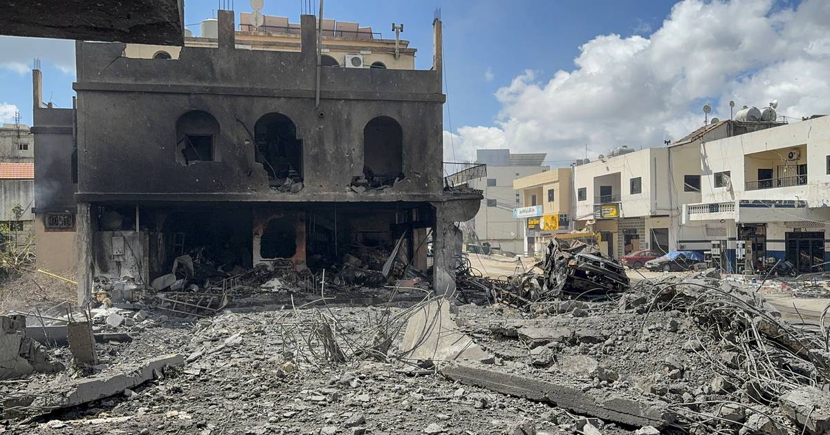 Ataque com drones israelitas mata duas pessoas no sul do Líbano, duas jornalistas também foram atingidas