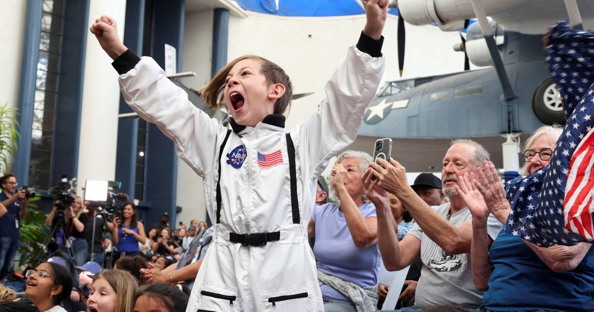 Um turbilhão de emoções antes do triunfo: assim foi vivida a chegada da tripulação da Artemis II à Terra. Veja as imagens
