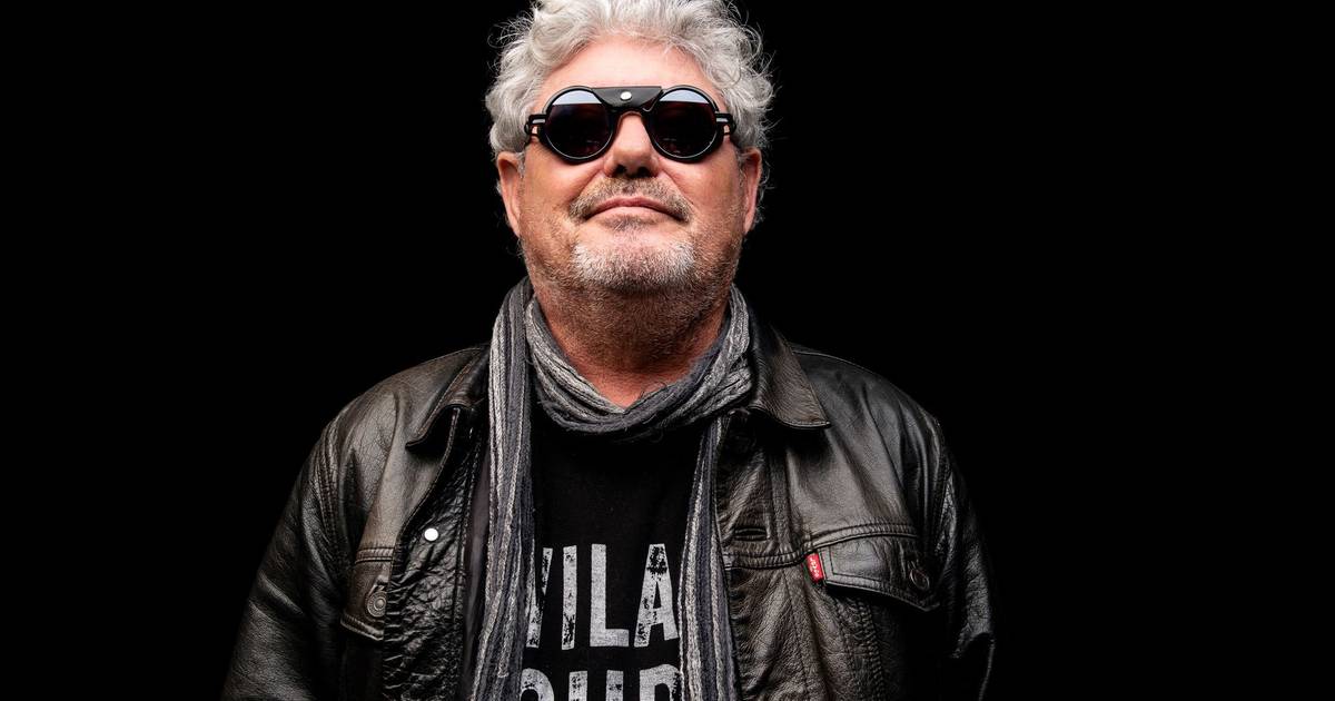 Especial Santos & Pecadores com Tim: “Estou no Príncipe Real com o Vitorino, aparece o Sérgio Godinho e diz-me assim: ‘Porra, há 2 anos que não consigo escrever uma palavra’”