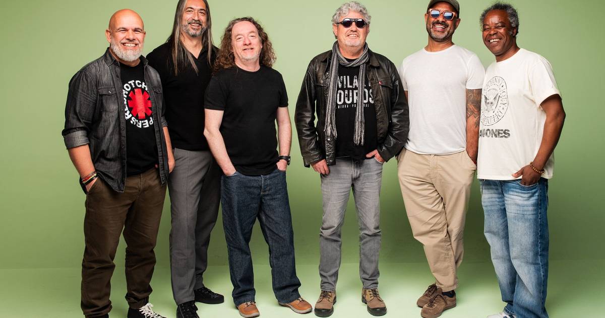 Especial Santos & Pecadores com Tim: “No início, o Tozé Brito ouviu-nos a tocar e disse assim: ‘vocês são uns putos giros, mas a música é uma porcaria’. Fui para casa chorar”