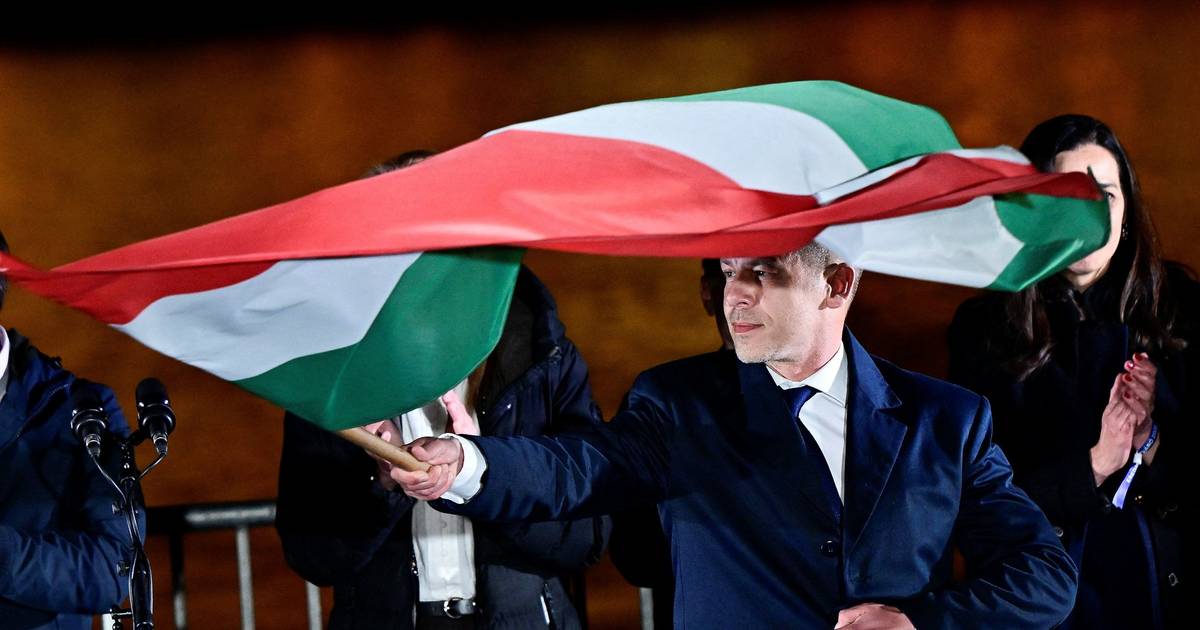 Vitória de Magyar “perfura o mito” de que a direita iliberal é imparável: o impacto das eleições húngaras além-fronteiras