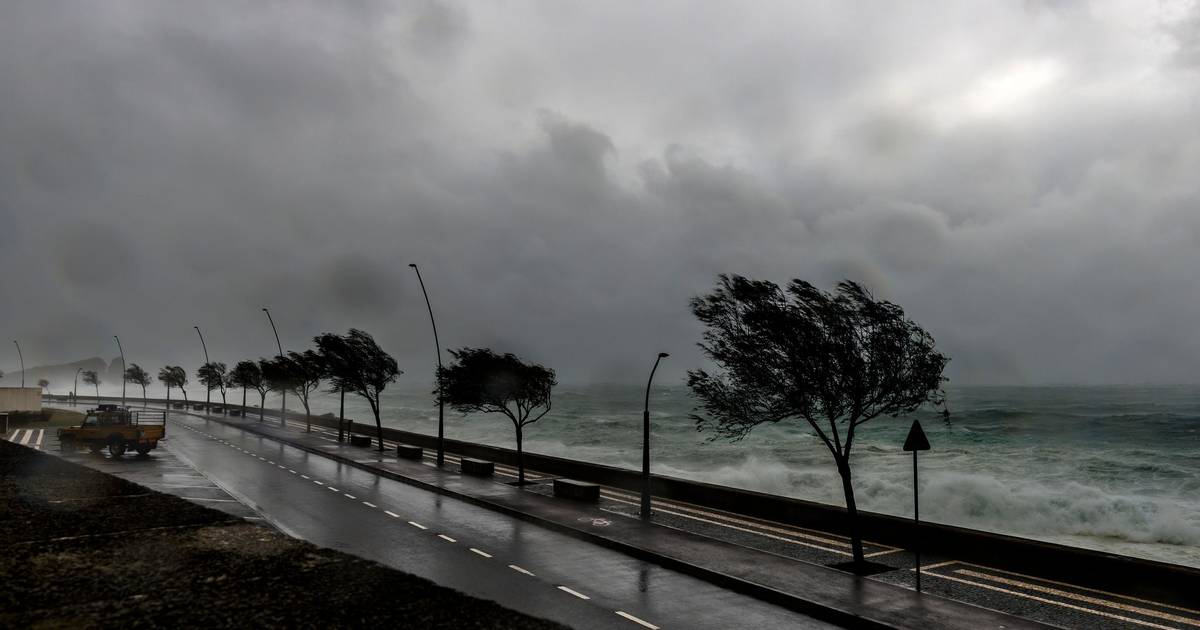 "Este tipo de vento pode ser destrutivo": rajadas podem chegar aos 110 km/h