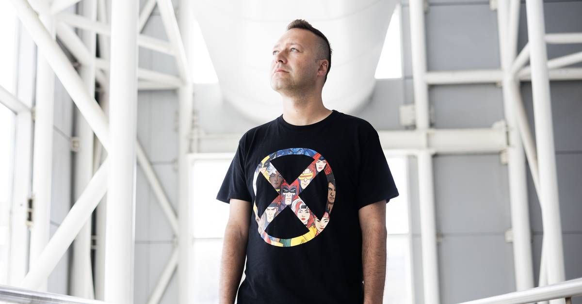 Com 14 anos criou um clube de futsal em Santarém e uma religião sobre Neno. Agora Sérgio Fernandes virou humorista graças a Diogo Batáguas