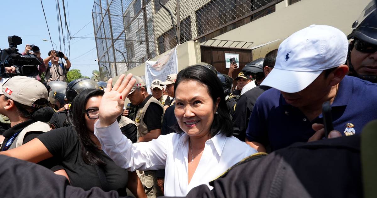 Filha de Fujimori e antigo presidente da Câmara de Lima na frente para segunda volta das presidenciais no Peru
