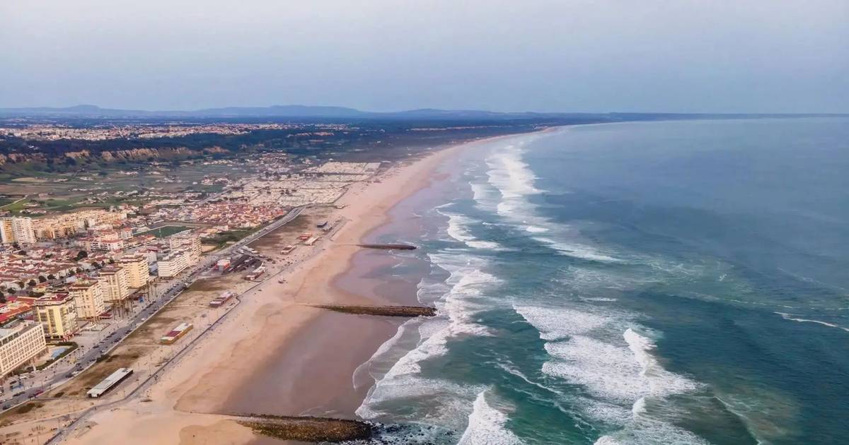 Reposição de areia vai condicionar acesso a praias da Costa da Caparica: começa segunda-feira e só termina em junho