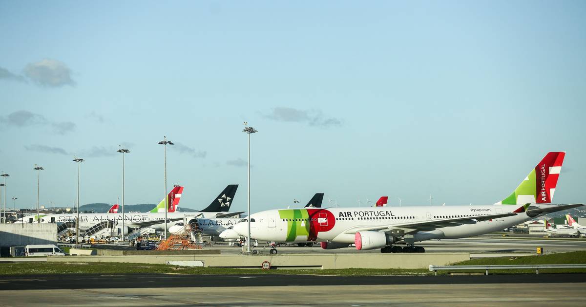 Aviação. Falta de reserva de combustível no país ameaça o verão