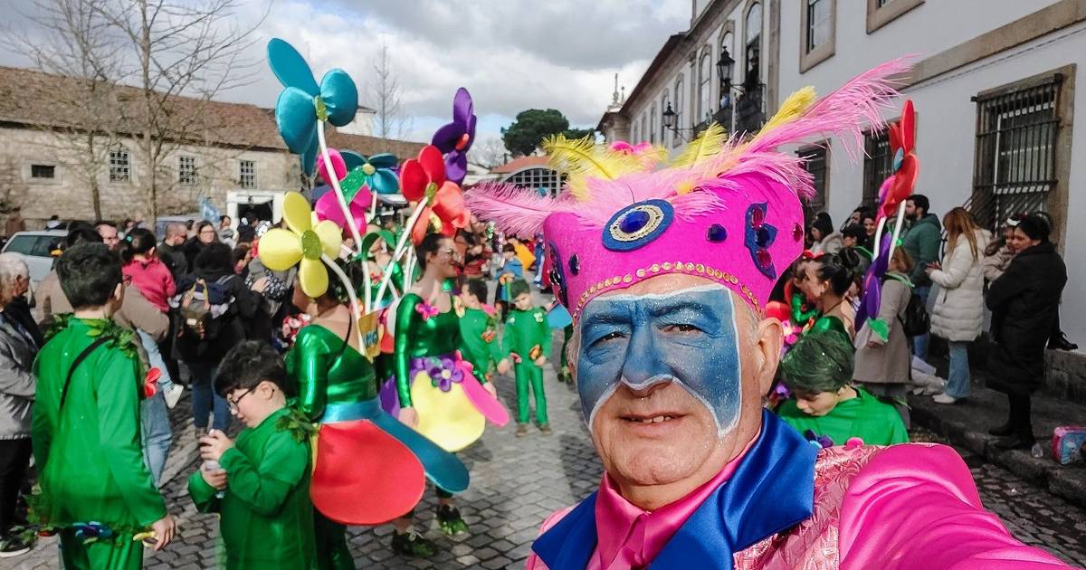Carnaval em maio e Moedas sem trocos