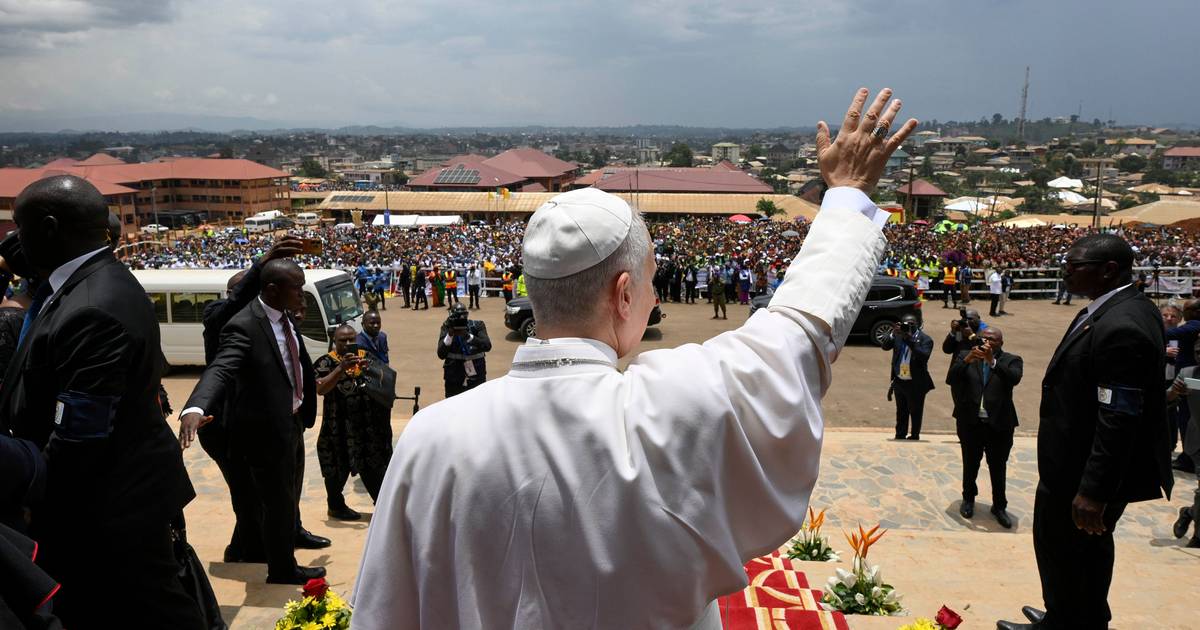 Papa chega a Angola, onde a Igreja recorda Henrique Mvemba, “o primeiro bispo negro”