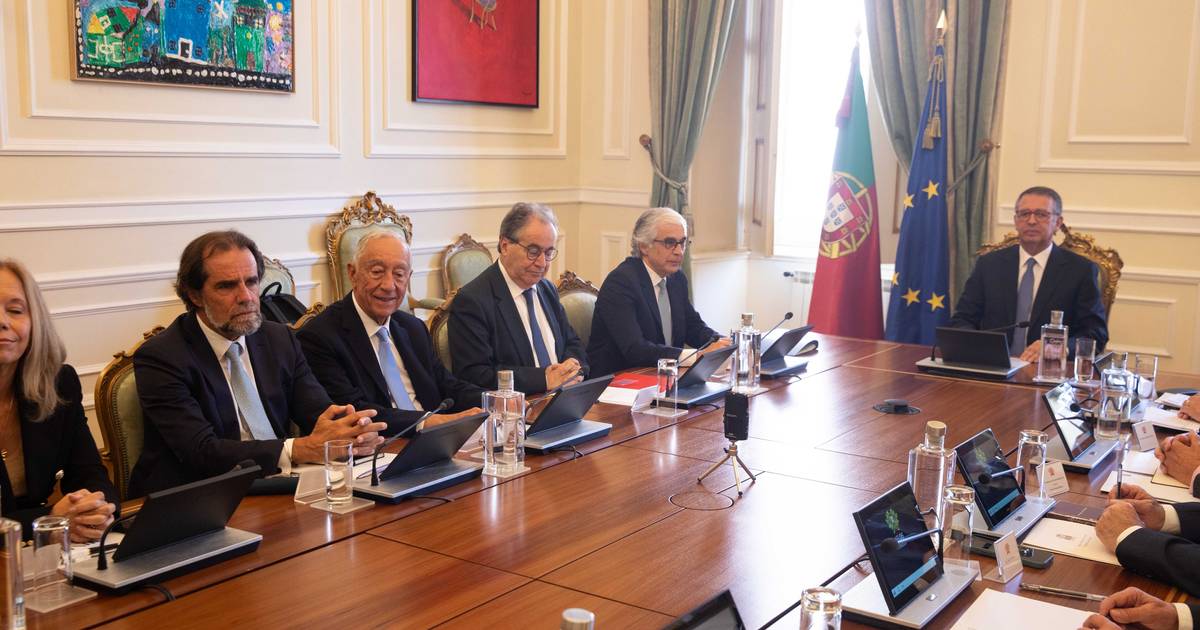 Três mulheres, seis estreantes, e 66 anos de média de idades: o novo Conselho de Estado tomou posse